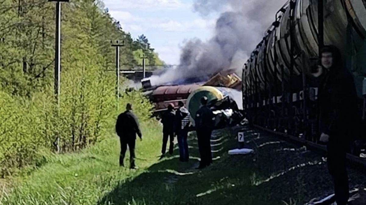 V Rusku po výbuchu vykolejil vlak